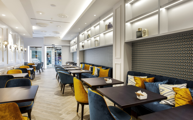 Eurostars Puerta Real Hotel