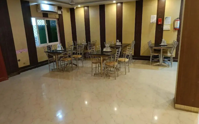 Hotel AMR GRAND