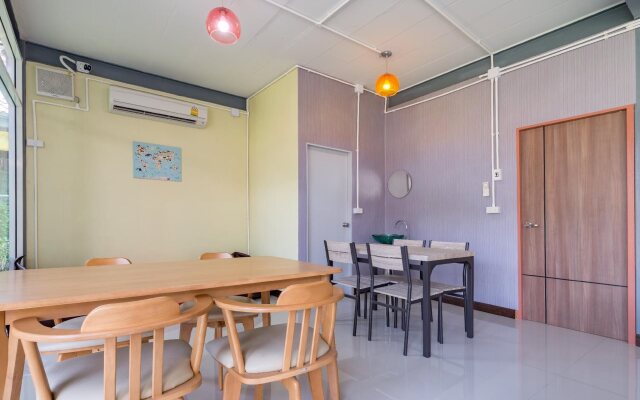 Wanderlust Bangkok Hostel