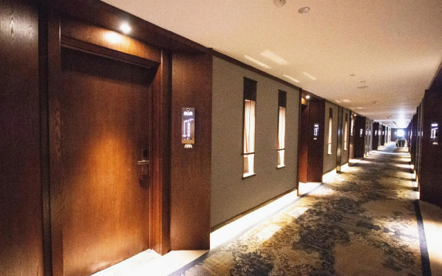 Tang Xiao-Zhu · Tangshan Feast Cultural and Tourism Hotel