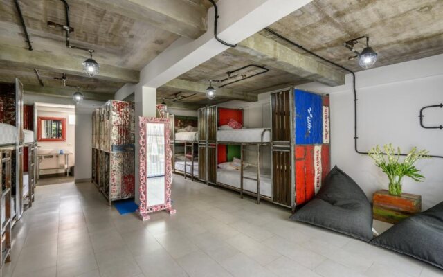 Base Guesthouse and Hostel