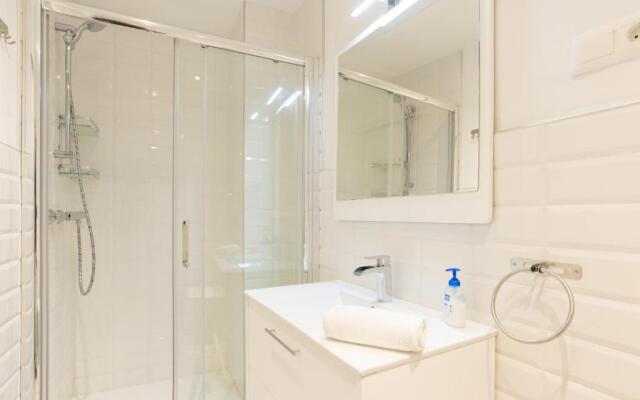 Urbe10 Plaza de la Constitucion 1 Bedroom Apartment