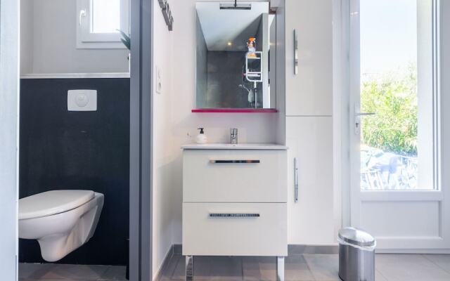 Serene Villa in Saint-Victor-la-Coste with Private Pool