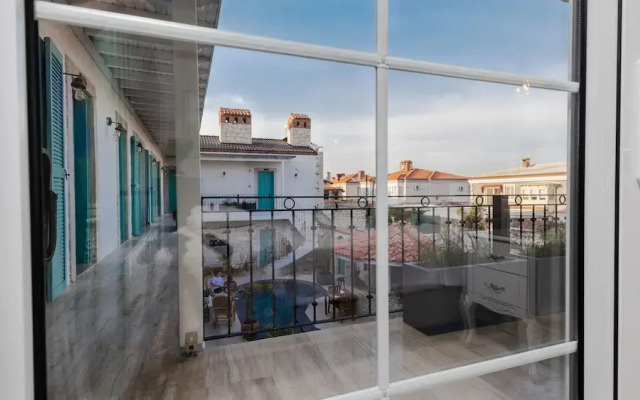 Avlu Alacati Butik Otel