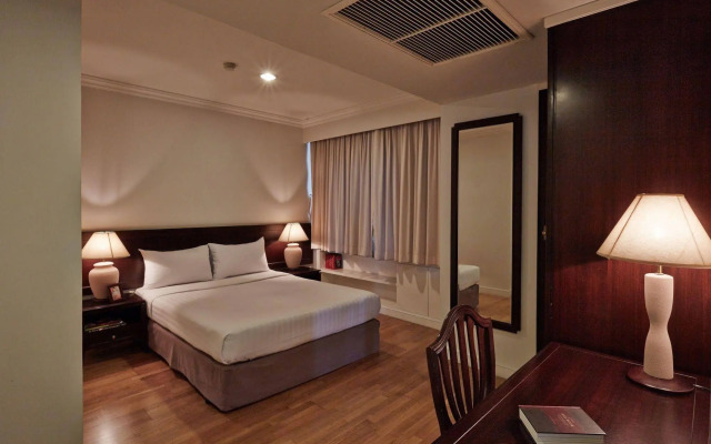 Riverine Place Hotel and Residence