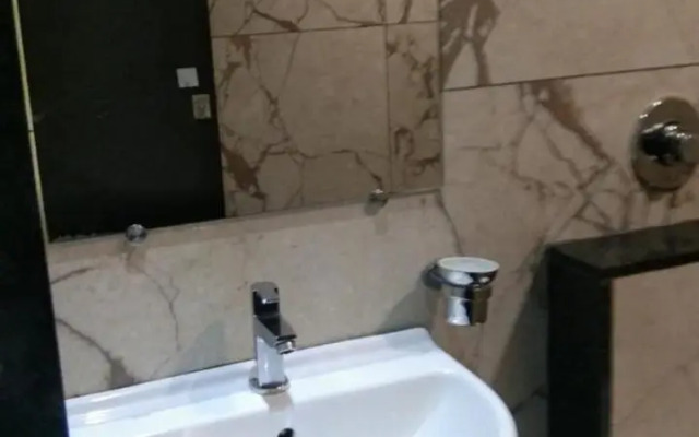 Oyo 23602 Laxman Residency