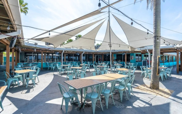 201 Little Harbor Inn