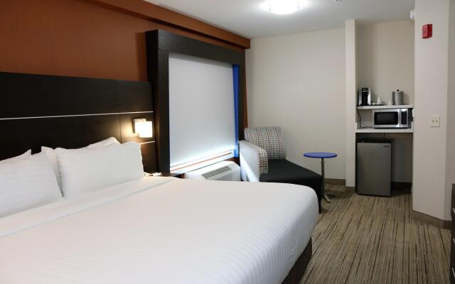 Holiday Inn Express & Suites Alabaster by IHG