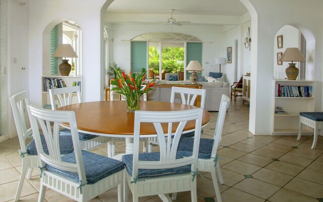 Zephyr Hill - 2 bedroom Villa with awe inspiring views 2 Villa by RedAwning