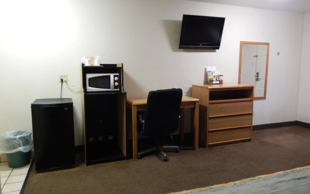 Pearsall Executive Inn