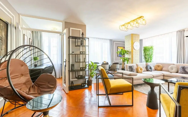 Flat With Excellent Location in Nisantasi