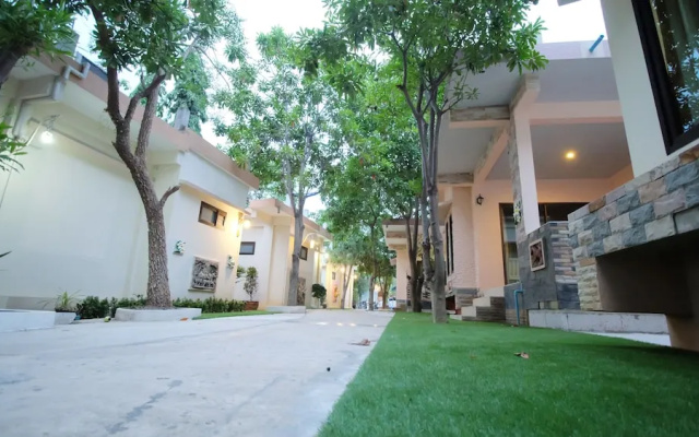 Khumphyazaw Resort