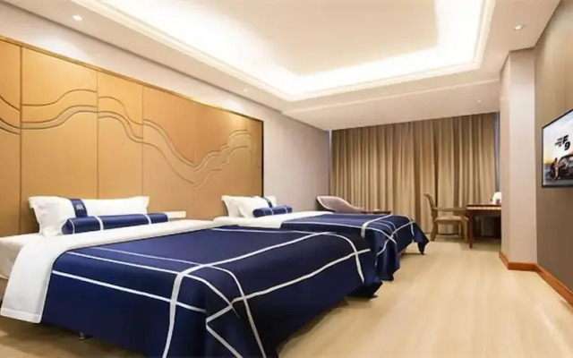 Bump Hotel (Chengdu Airport Cuqiao Metro Station)