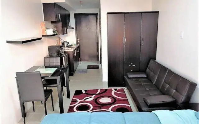 Studio Condominium - Short and Long Term Staycation