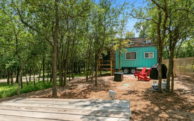 Stunning Modern Tiny Home W/grill