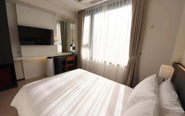 Geoje Art Nouveau Suite Hotel