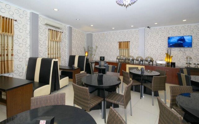 Elfah Hotel Manado by Airy Rooms