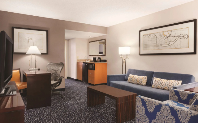 Embassy Suites Louisville East