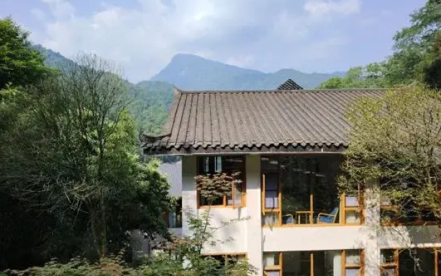 Qingchengshan Shanlishan Mijing Forest Hot Spring Guesthouse