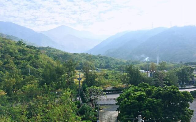 Whales Mountain & Seaview Resort