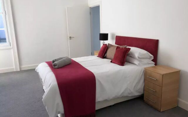 Central 3 Bedroom Flat