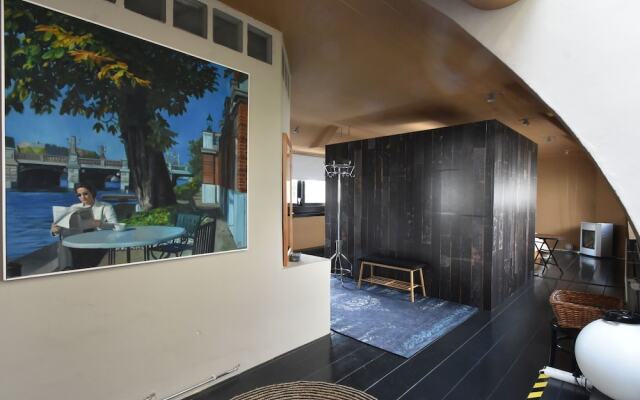 Beautiful Apartment in Amsterdam Netherlandes in a canal house