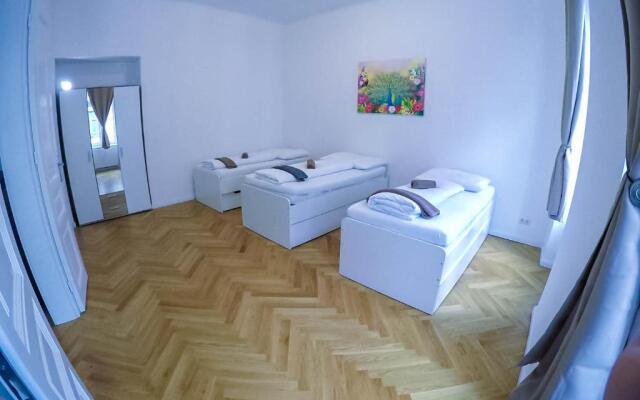 Raimond Apartment Ottakring Top 14