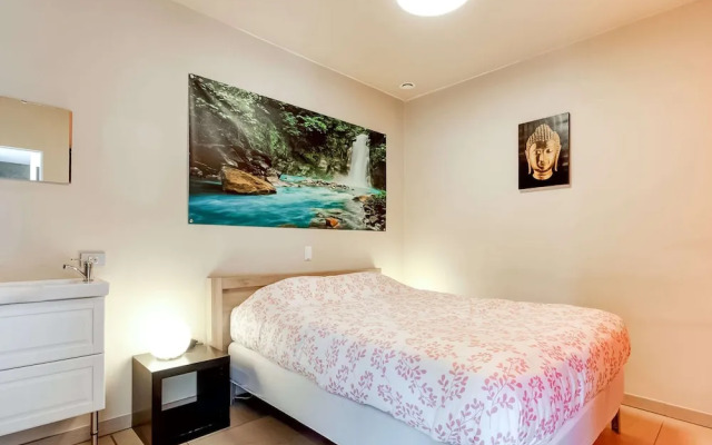 Modern Holiday Home in Avelgem with Sauna & Hot Tub