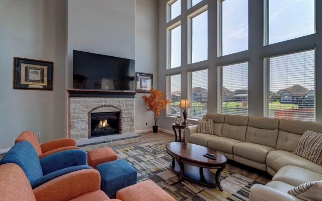 Lakeview Mansion A Chic Estate
