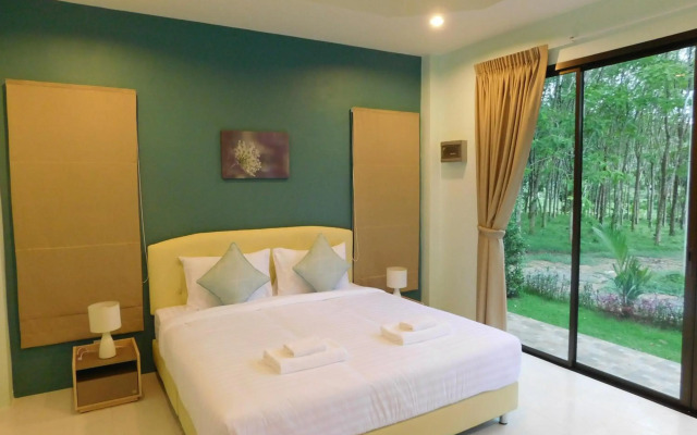 Phuket Sirinapha Resort