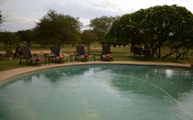 Tshukudu Game Lodge