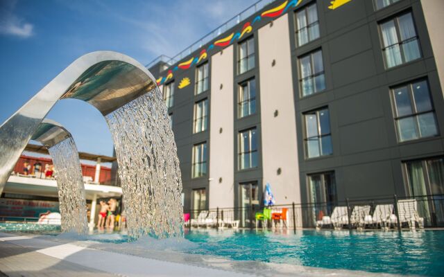 Отель Hollywoodland Wellness & Aquapark