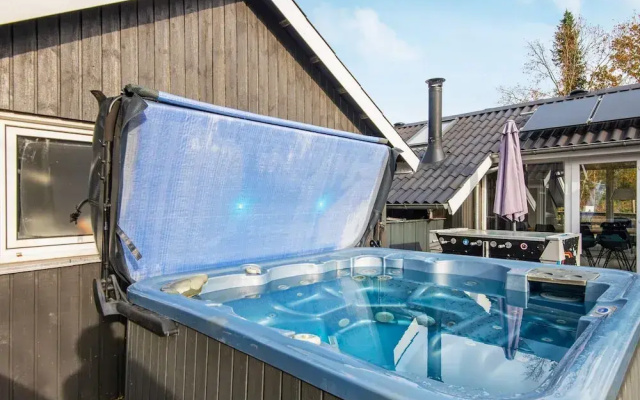 6 Person Holiday Home in Ebeltoft-by Traum