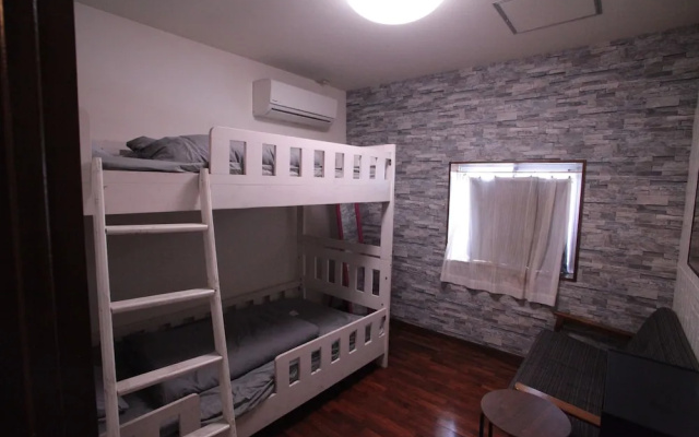 Guesthouse Unity – Guest Rooms – Okinawa