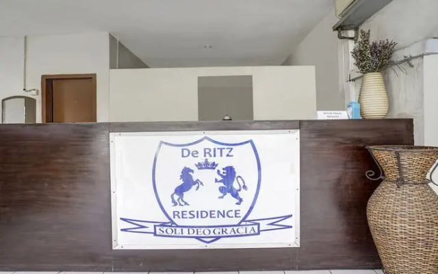 OYO 91035 De Ritz Residence