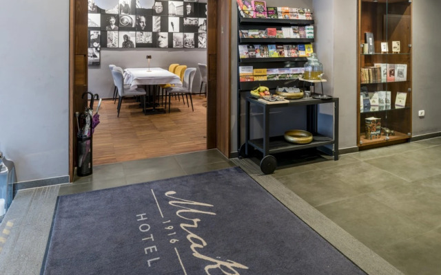 Hotel Mrak 4*