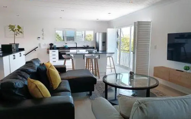 Paradise Corner Studio