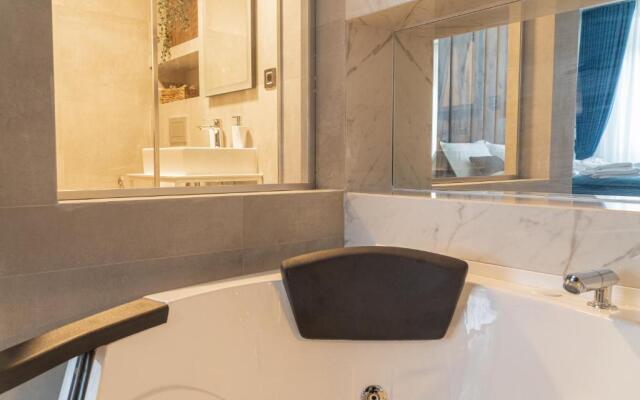 9 Nine - Luxury Apartments & Suites