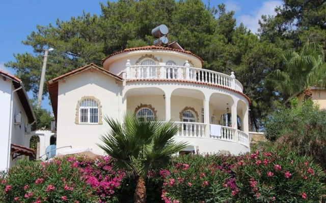 Stunning 4-bed Villa in Avsallar, Alanya