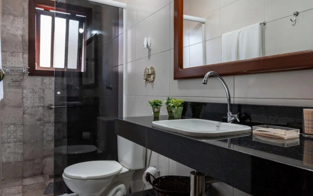 Pineapples BUZ215 | Apart Hotel Pet Friendly