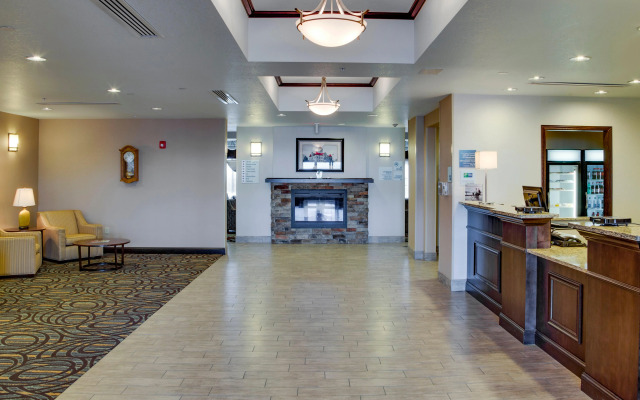 Holiday Inn Express & Suites Nevada by IHG