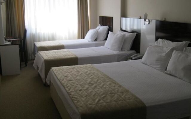 Anya Suit Otel