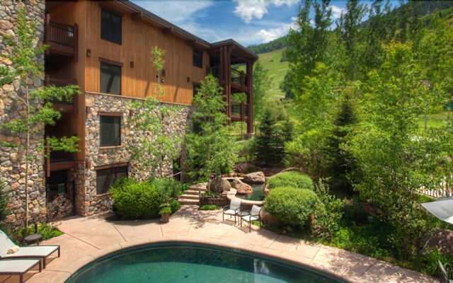 Lift One Condominiums
