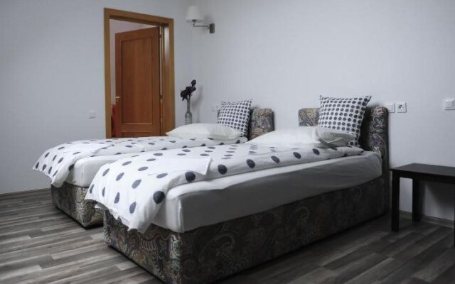 Hotel Pension Verona Airport