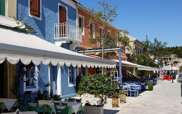 Villa Mandola Dazzling Views of Pine Trees Blue sea