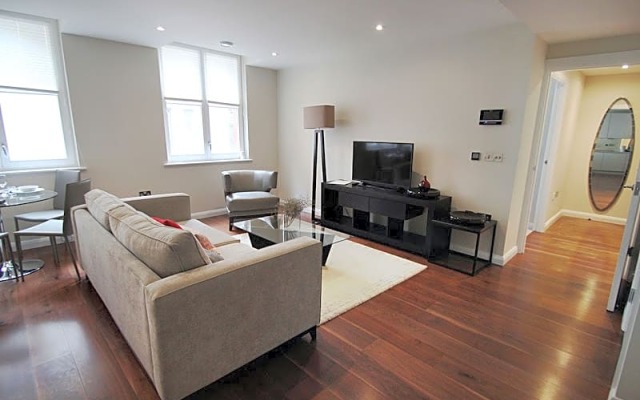 One Bedroom Serviced Apartment in Holborn, Chancery Lane