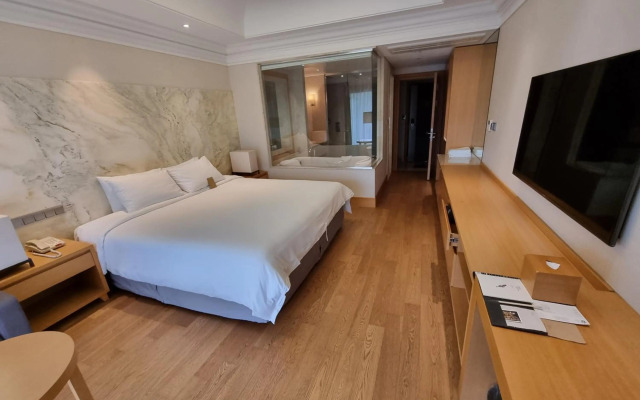 Pine Grove Hotel