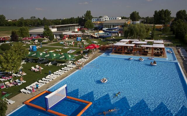 Hotel Senec Lake Resort