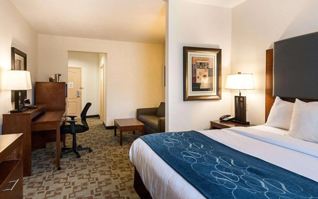 Comfort Suites Oil Center