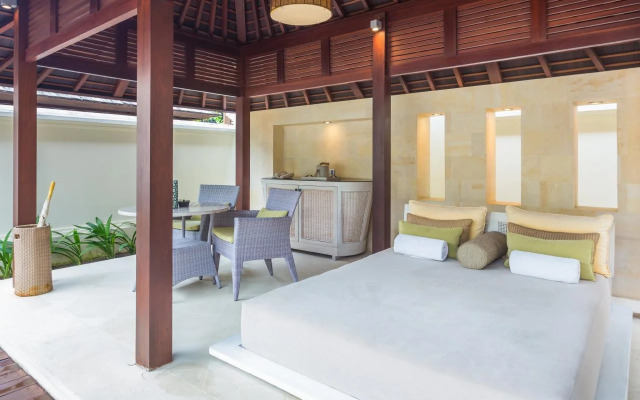 The Royal Santrian Serenity Villas By The Sea